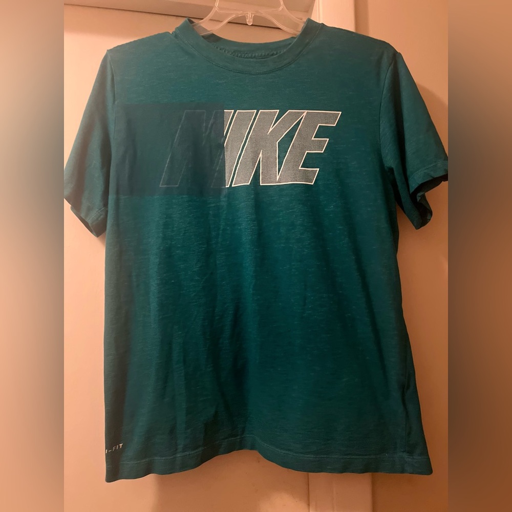 Nike Men’s t-shirt
